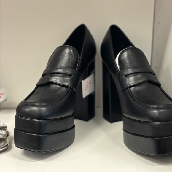 Shoes - Elegant Black Platform‎ Loafers